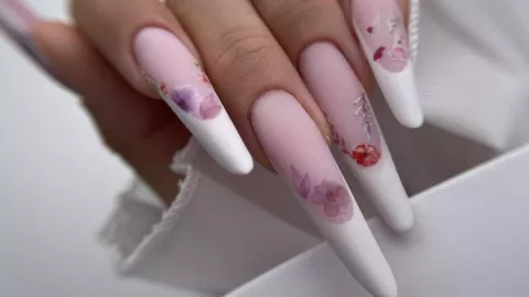 Prestation d'onglerie, Kristy Deianu, à Nice