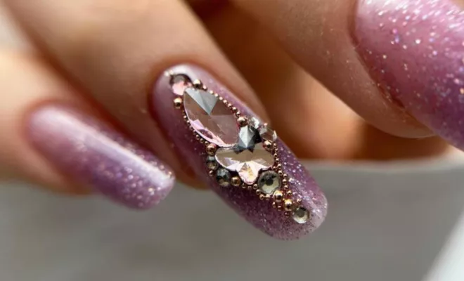 Réalisation de Nail Art avec supplément French, Nice, KRISTY DEIANU